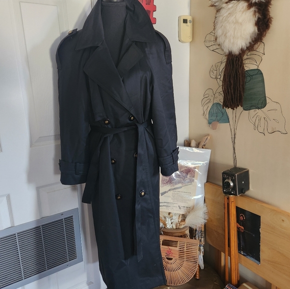 Black full-length vintage trench coat - Picture 6 of 6
